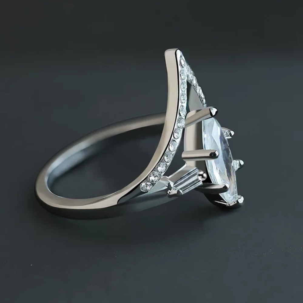 💎NEW💎 SILVER PLATED MARQUIS DIAMOND RING - Picture 3 of 3